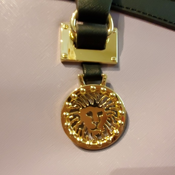 Handbag - Picture 2 of 3